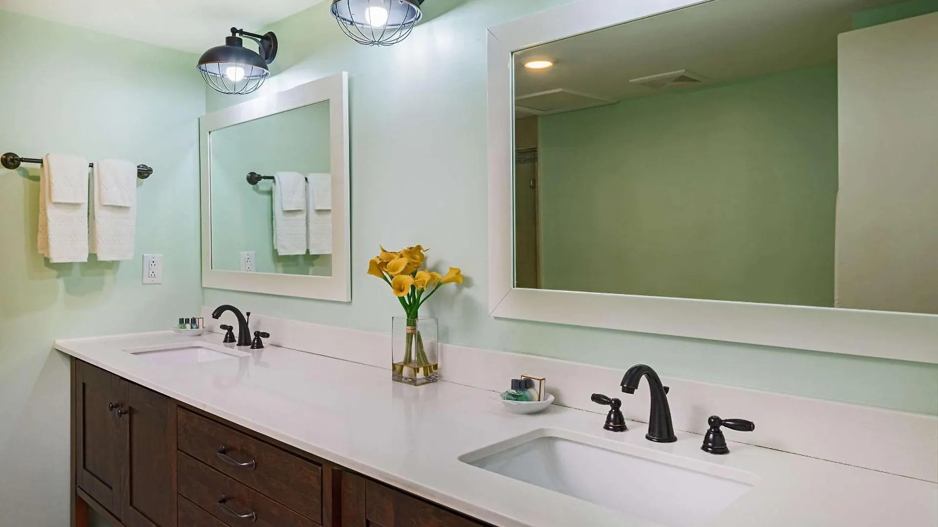 The Atrium Beach Resort And Spa, Ascend Hotel Collection Simpson Bay