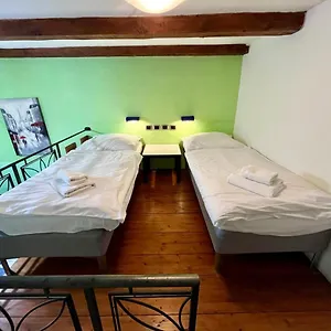 https://casa-italia.praguehotelsweb.com