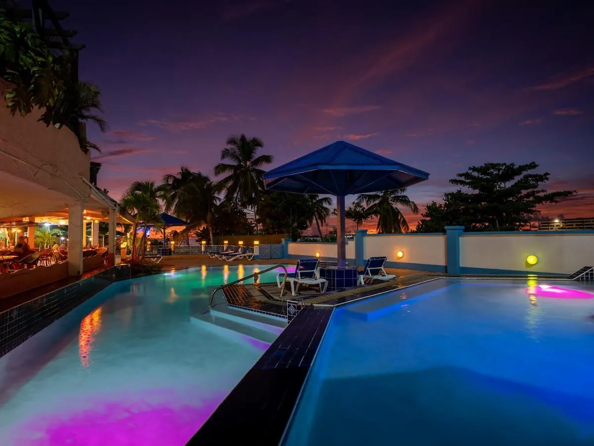 The Atrium Beach Resort And Spa, Ascend Hotel Collection シンプソン・ベイ 4*,  シント・マールテン