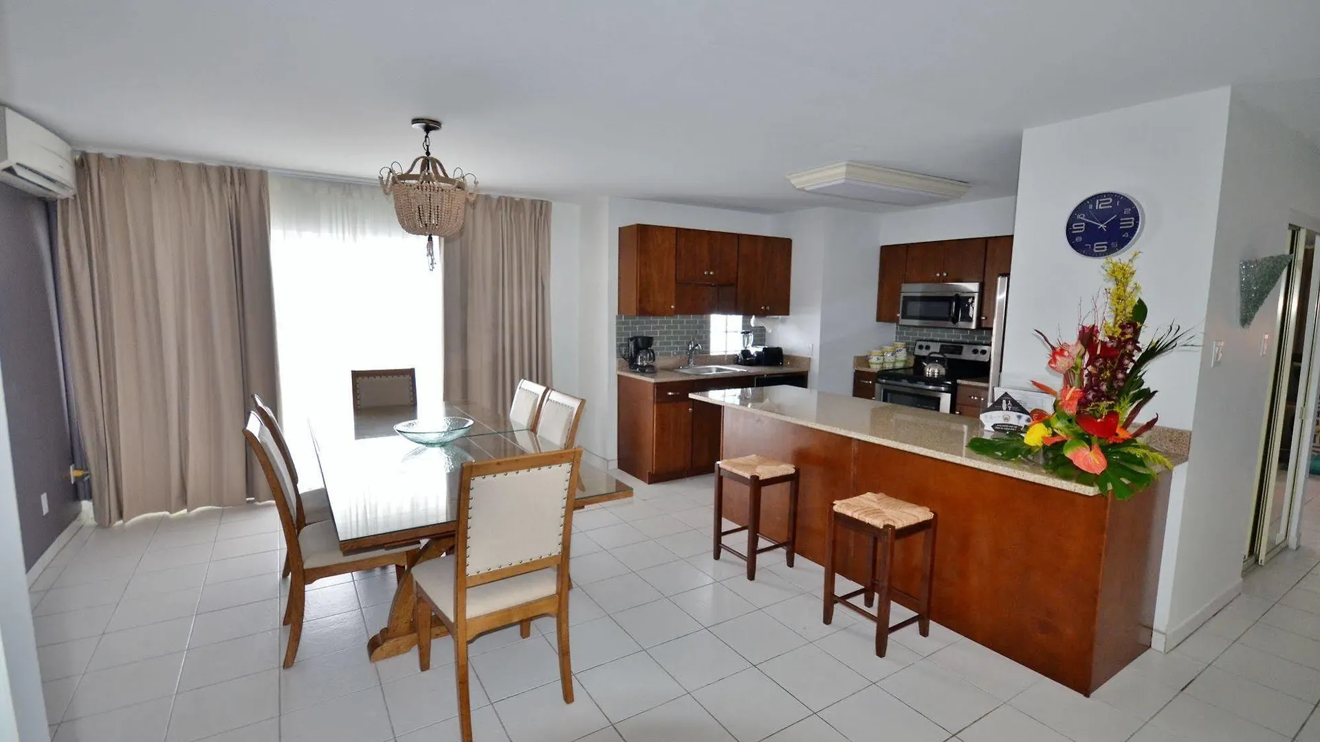The Atrium Beach Resort And Spa, Ascend Hotel Collection シンプソン・ベイ 4*,